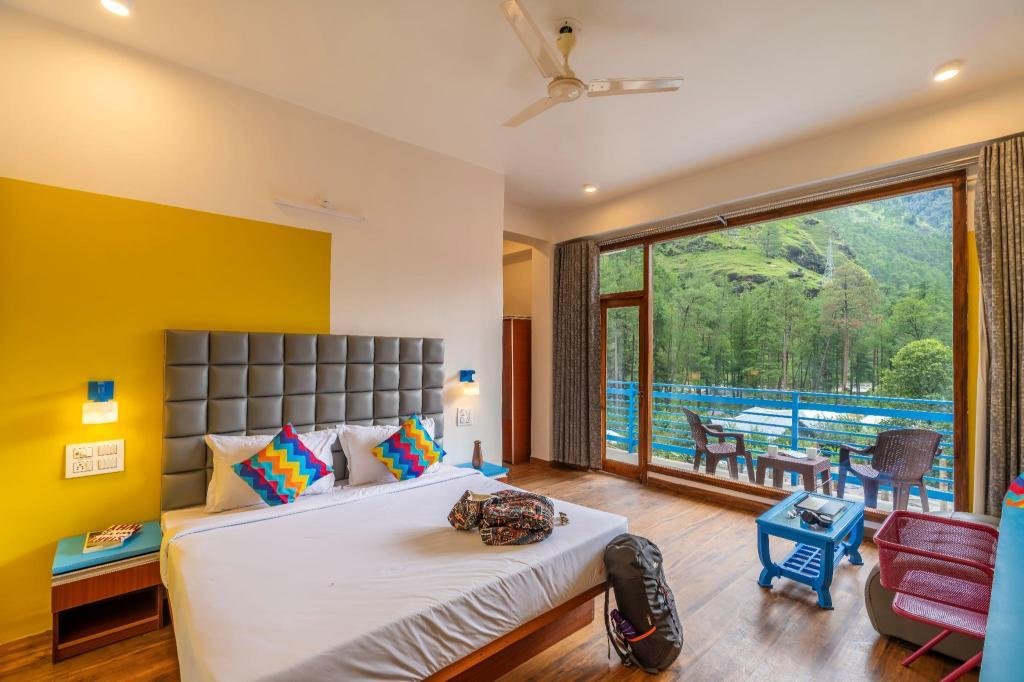 goSTOPS Kasol PLUS, Manikaran Road - Private Rooms & D x Solis Nature