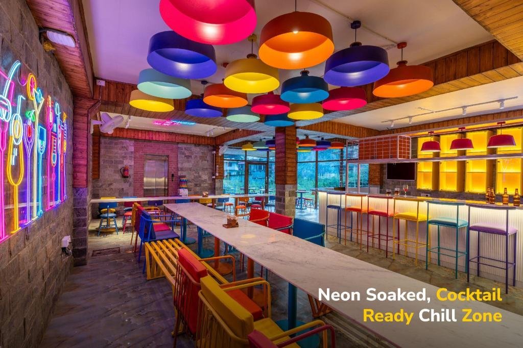 goSTOPS Kasol PLUS, Manikaran Road - Private Rooms & D x Solis Nature