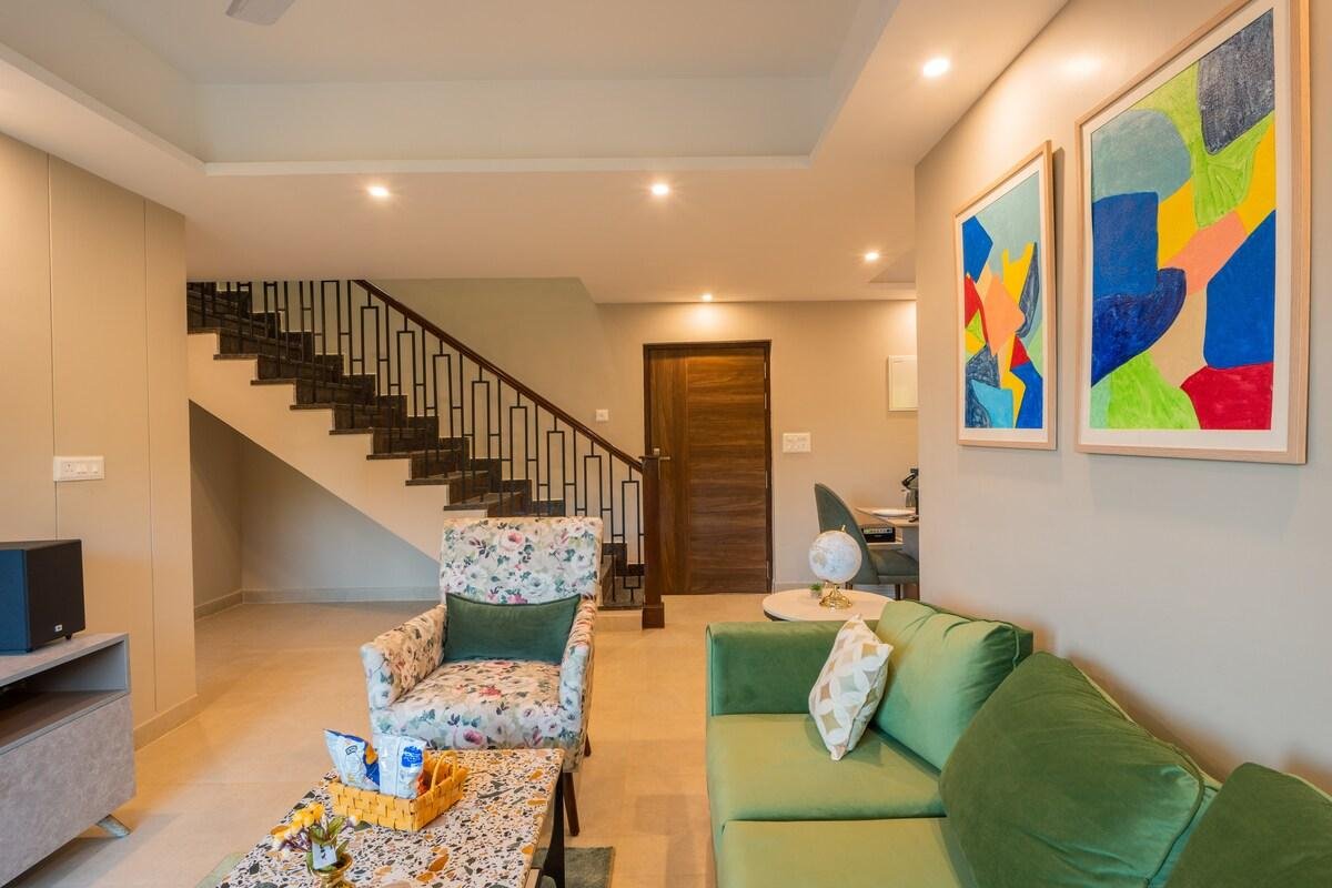 Alaya Stays Veera Marina Penthouse   3bhk x Solis Nature