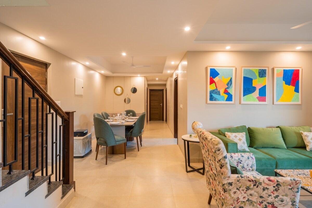 Alaya Stays Veera Marina Penthouse   3bhk x Solis Nature