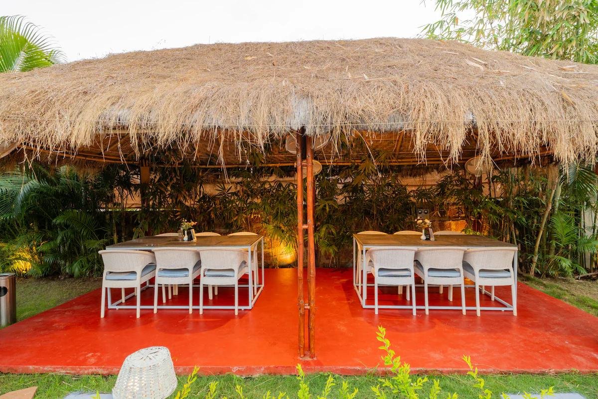 Alaya Stays, Gracias Aquora      1 bhk x Solis Nature