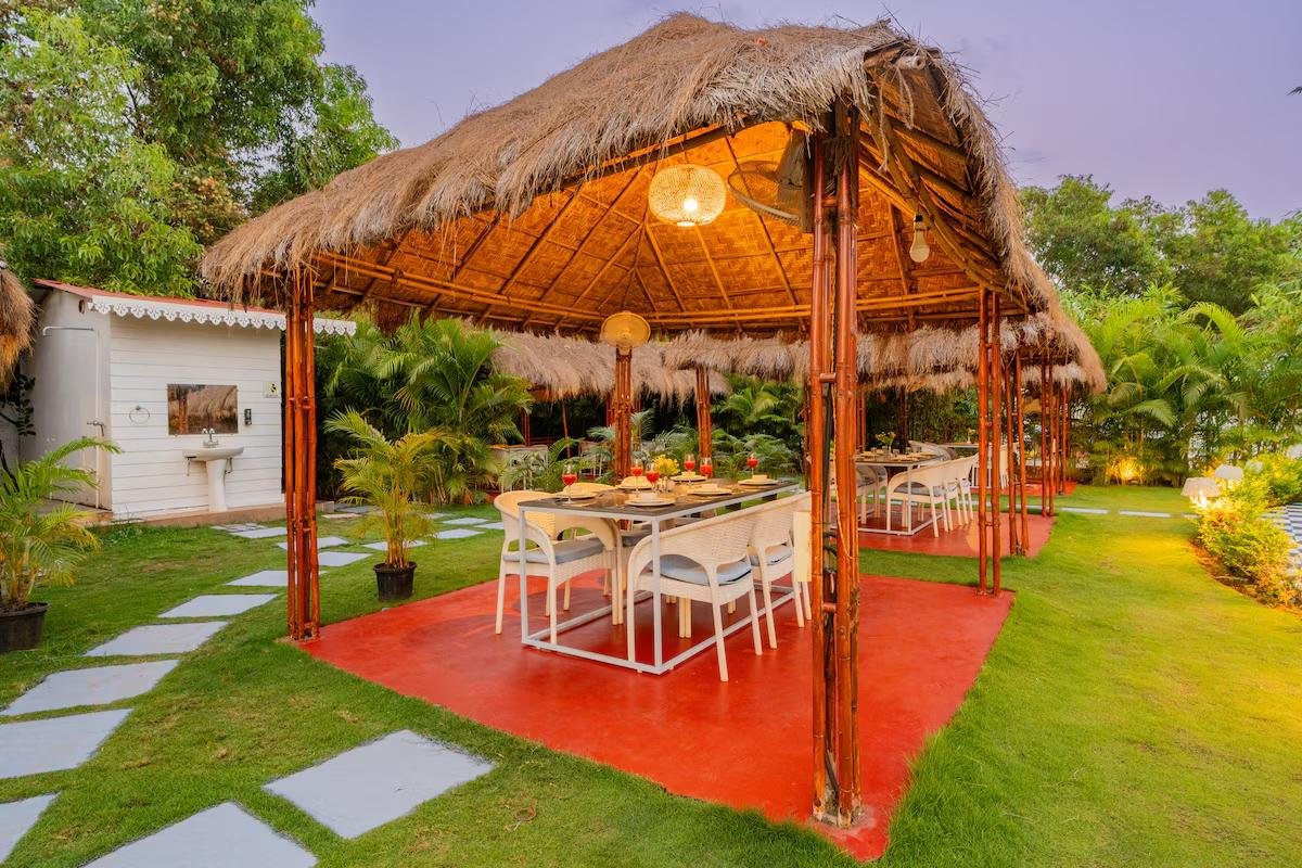 Alaya Stays, Gracias Aquora      1 bhk x Solis Nature