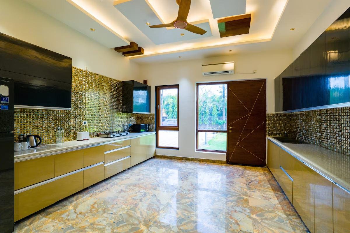 ELIVAAS Sanisa Farm  3 bhk x Solis Nature
