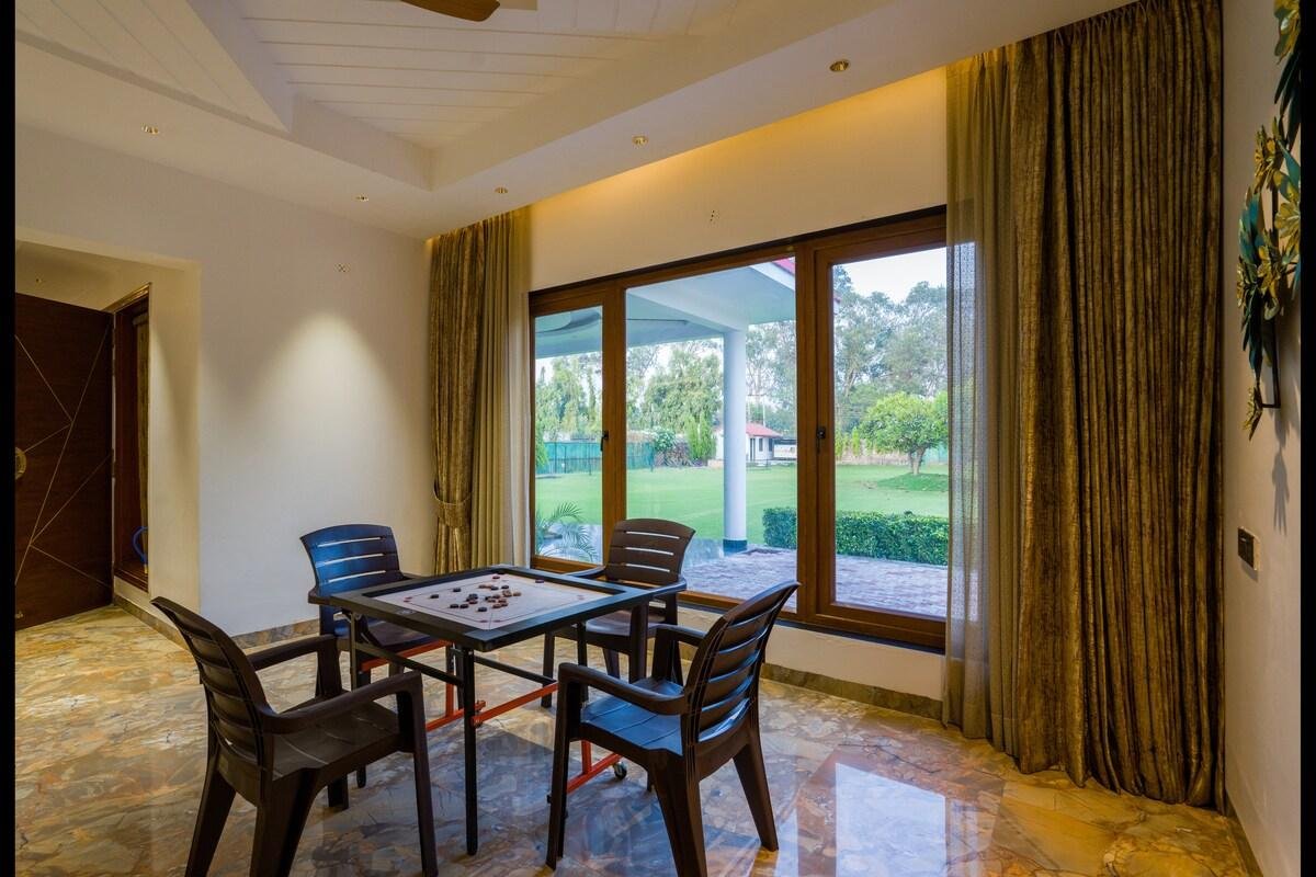 ELIVAAS Sanisa Farm  3 bhk x Solis Nature