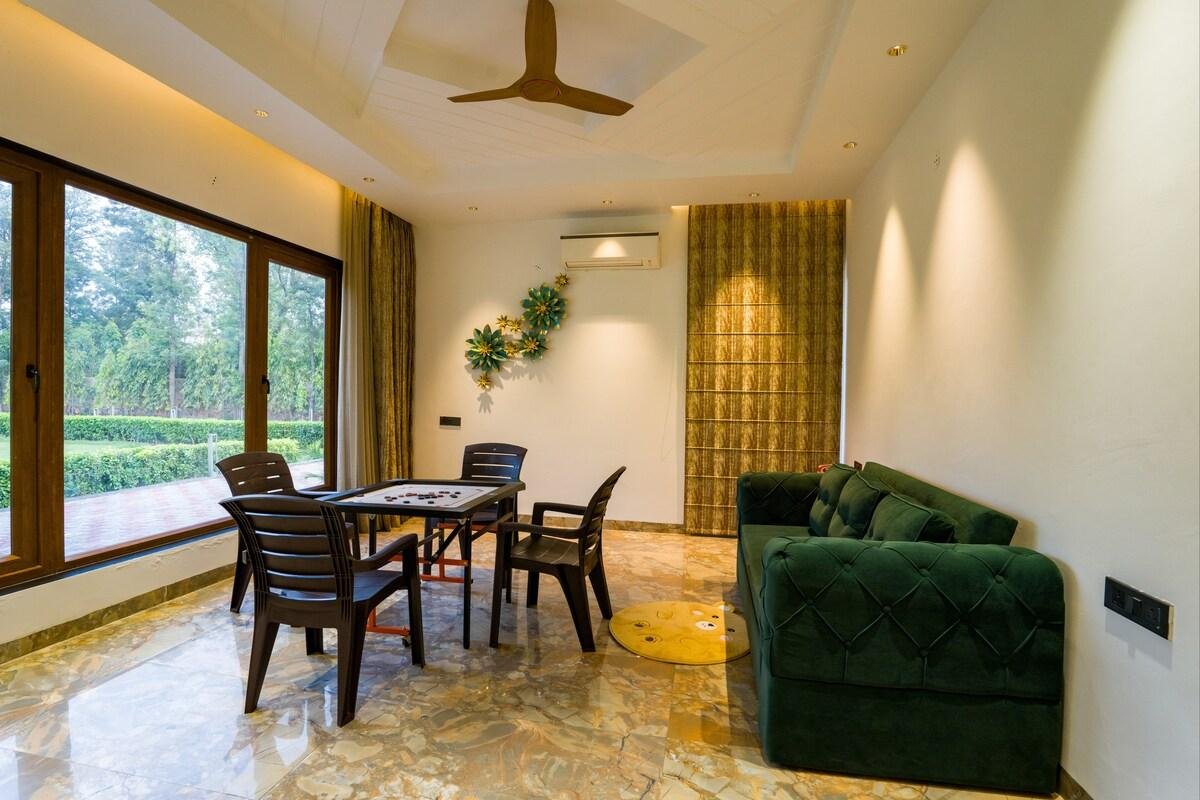 ELIVAAS Sanisa Farm  3 bhk x Solis Nature