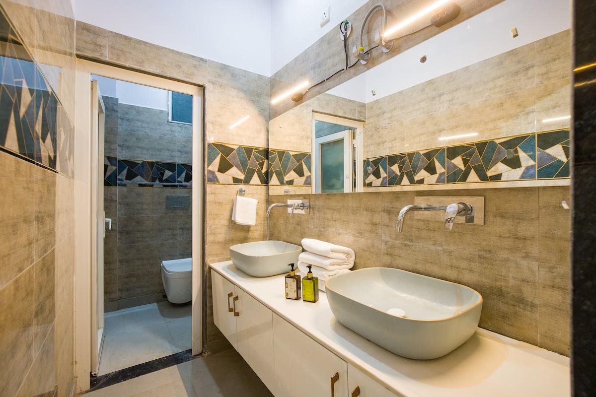 ELIVAAS Amber Villa 3 bhk x Solis Nature