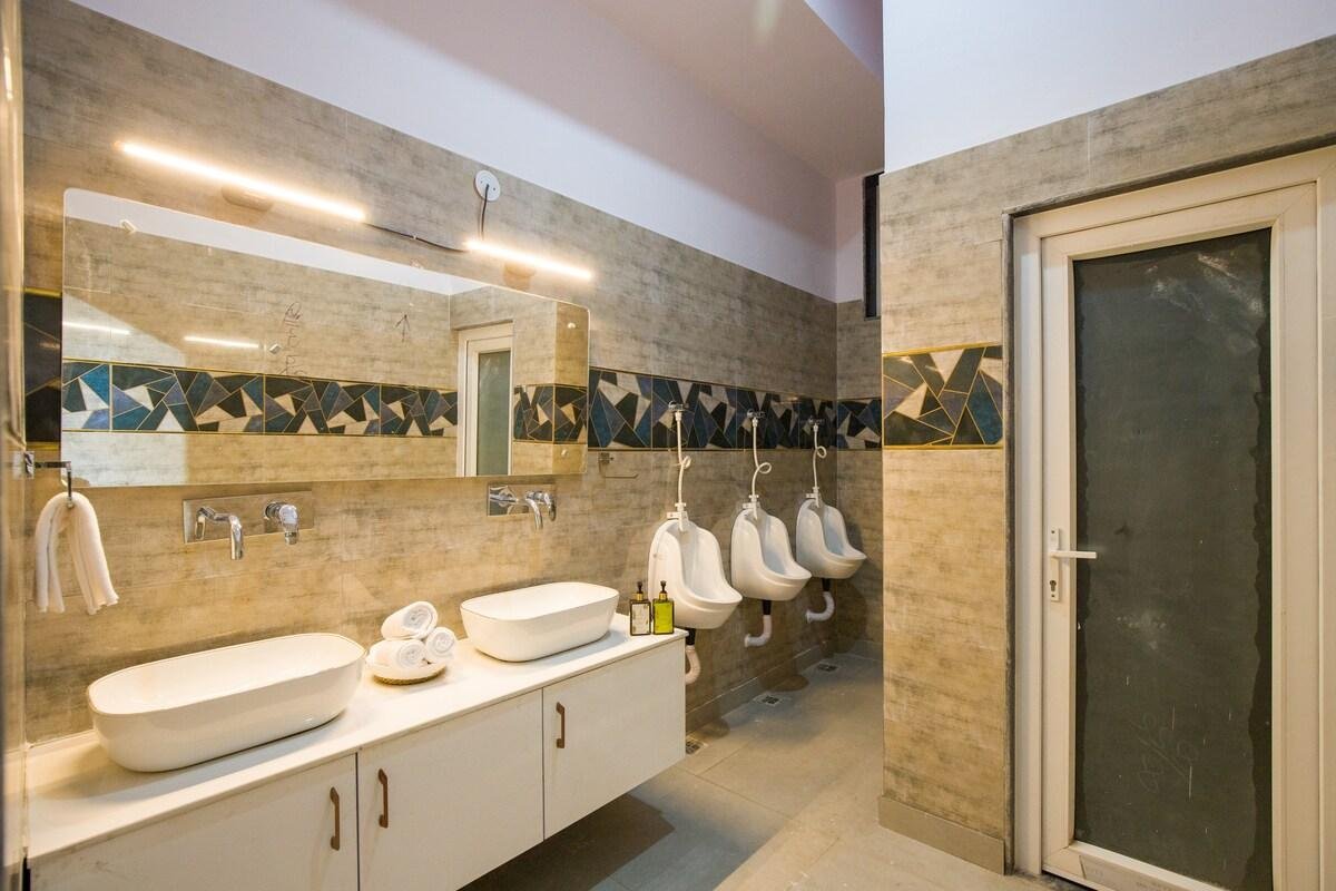 ELIVAAS Amber Villa 3 bhk x Solis Nature
