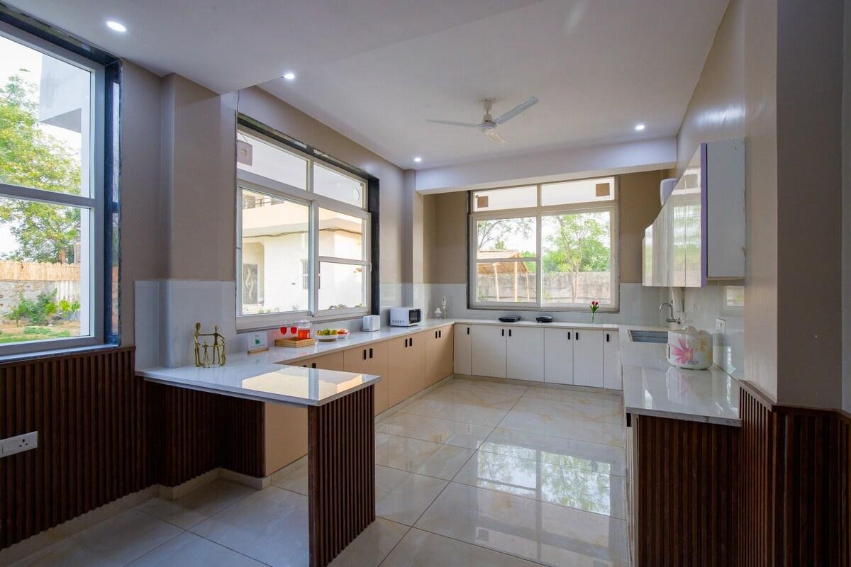 ELIVAAS Amber Villa 3 bhk x Solis Nature