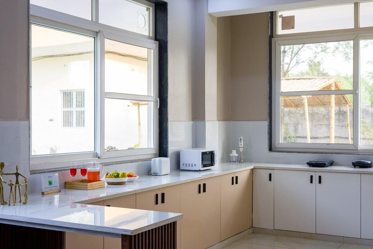 ELIVAAS Amber Villa 3 bhk x Solis Nature