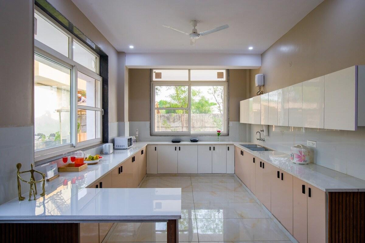 ELIVAAS Amber Villa 3 bhk x Solis Nature