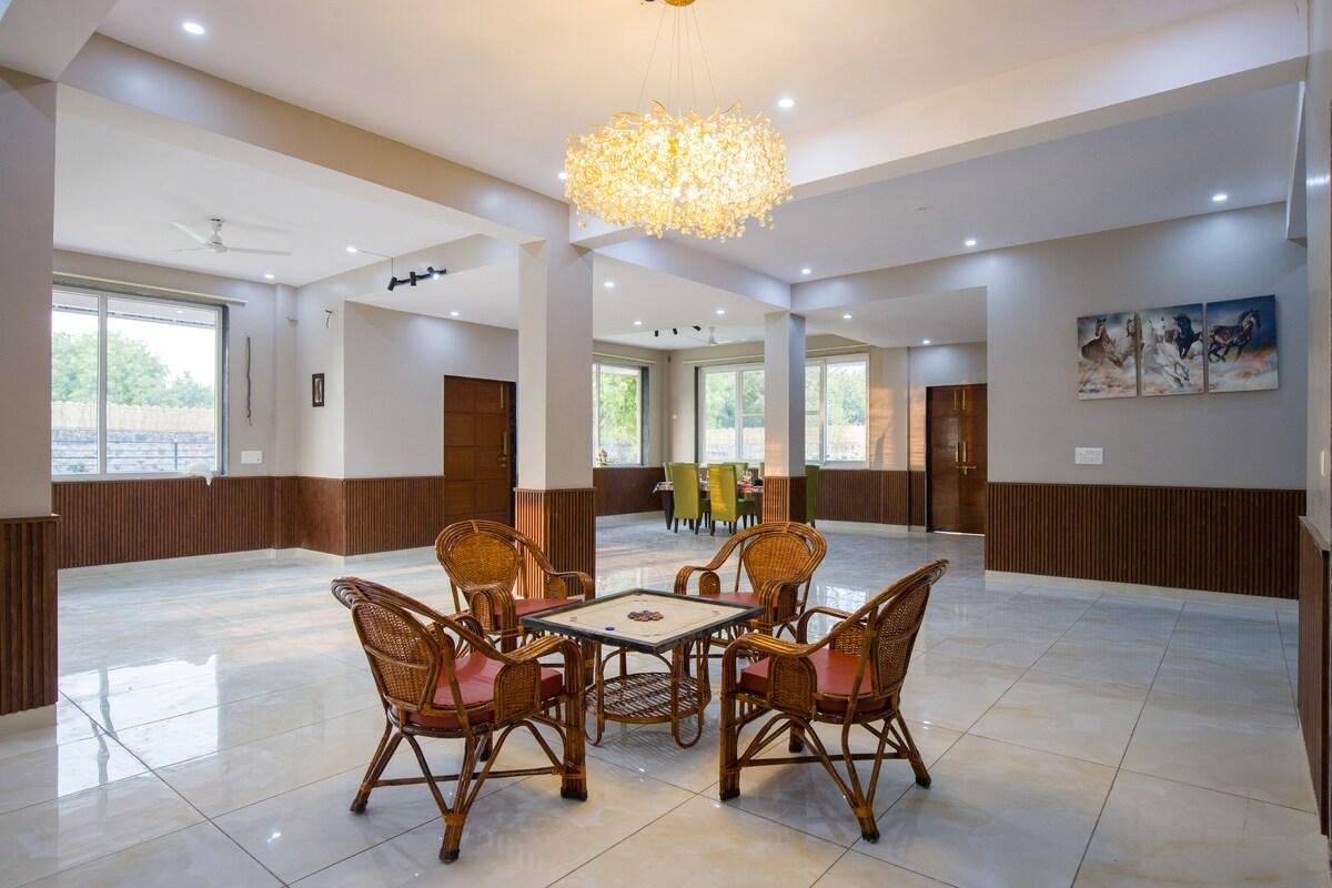 ELIVAAS Amber Villa 3 bhk x Solis Nature
