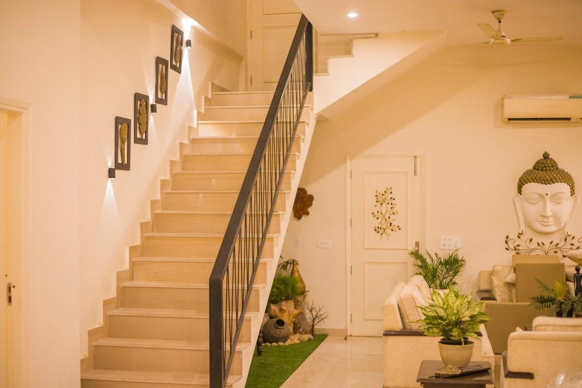 Alaya Stays Dacha   3 bhk x Solis Nature