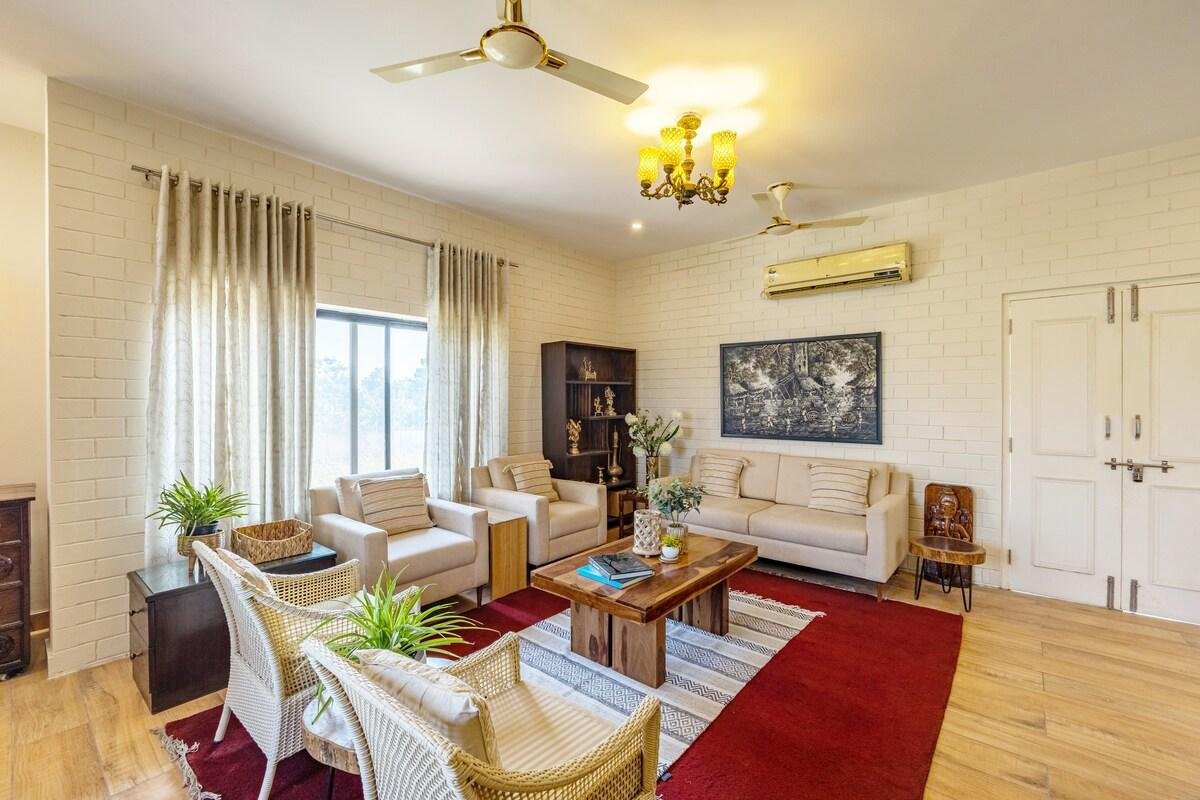 Alaya Stays Dacha   3 bhk x Solis Nature