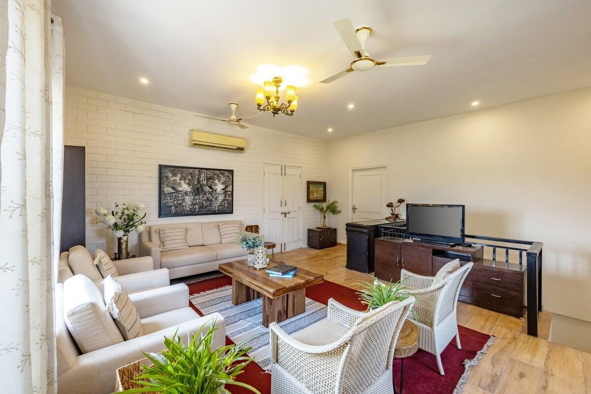 Alaya Stays Dacha   3 bhk x Solis Nature