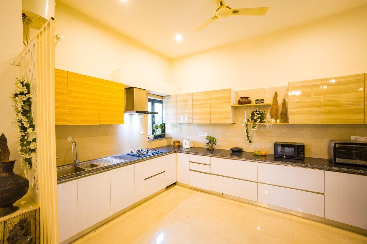 Alaya Stays Dacha   3 bhk x Solis Nature