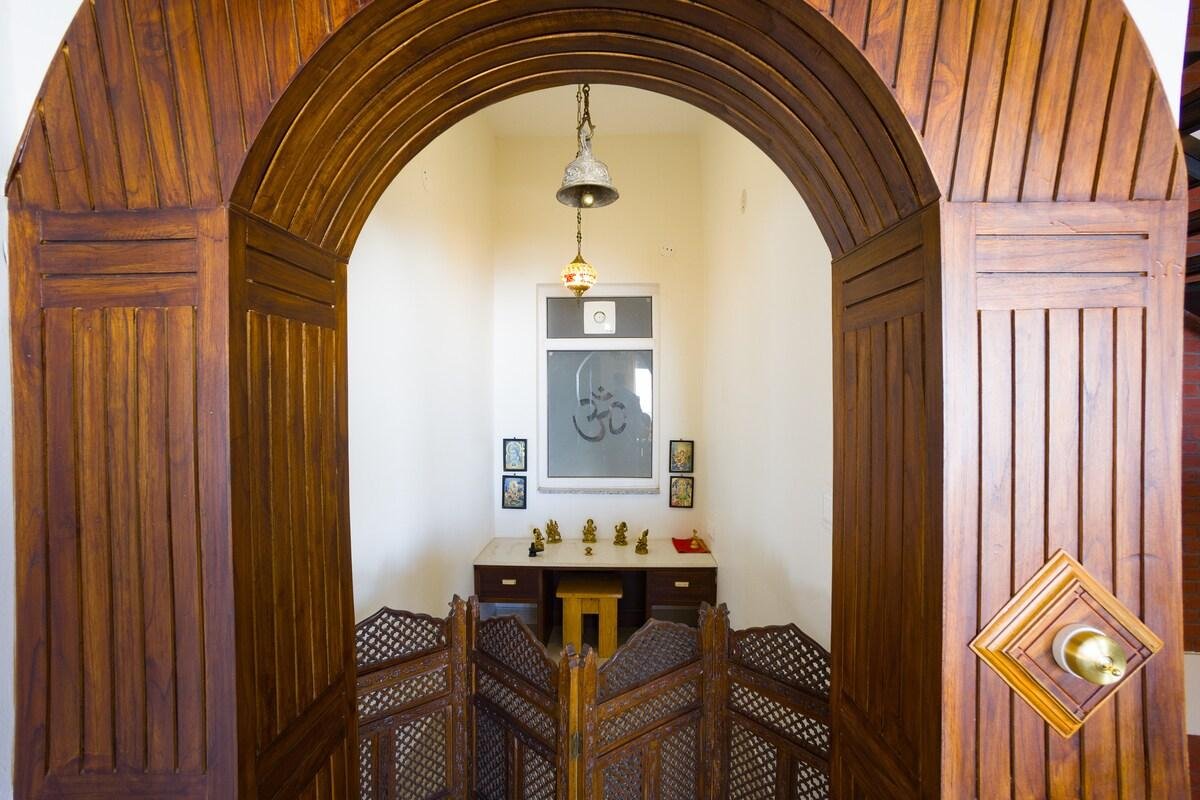 ELIVAAS Cliff Side Villa 3BHK + Attic x Solis Nature