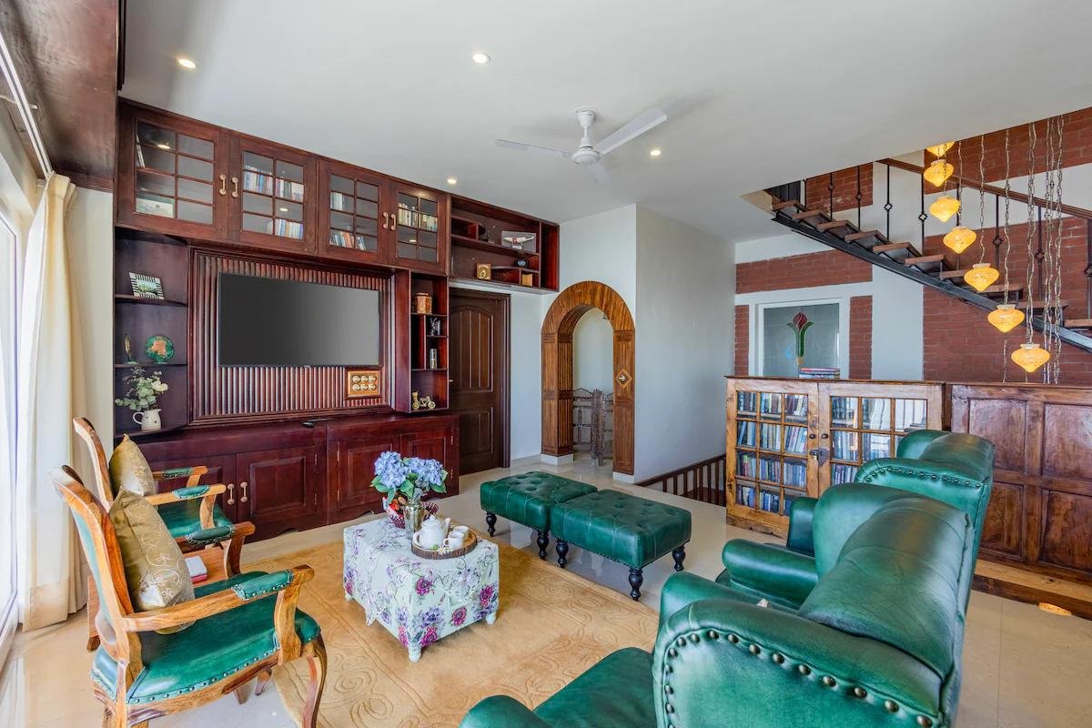 ELIVAAS Cliff Side Villa 3BHK + Attic x Solis Nature