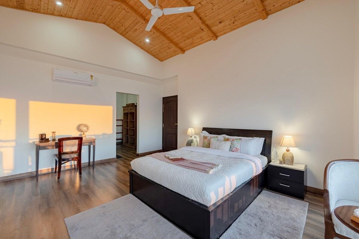 ELIVAAS Cliff Side Villa 3BHK + Attic x Solis Nature