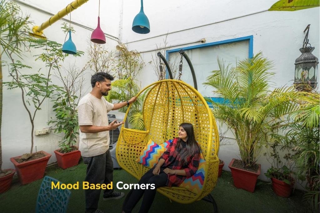 goSTOPS Delhi - Private Rooms & Dorms x Solis Nature