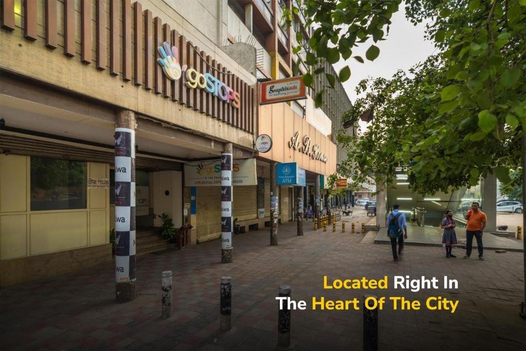 goSTOPS Delhi - Private Rooms & Dorms x Solis Nature