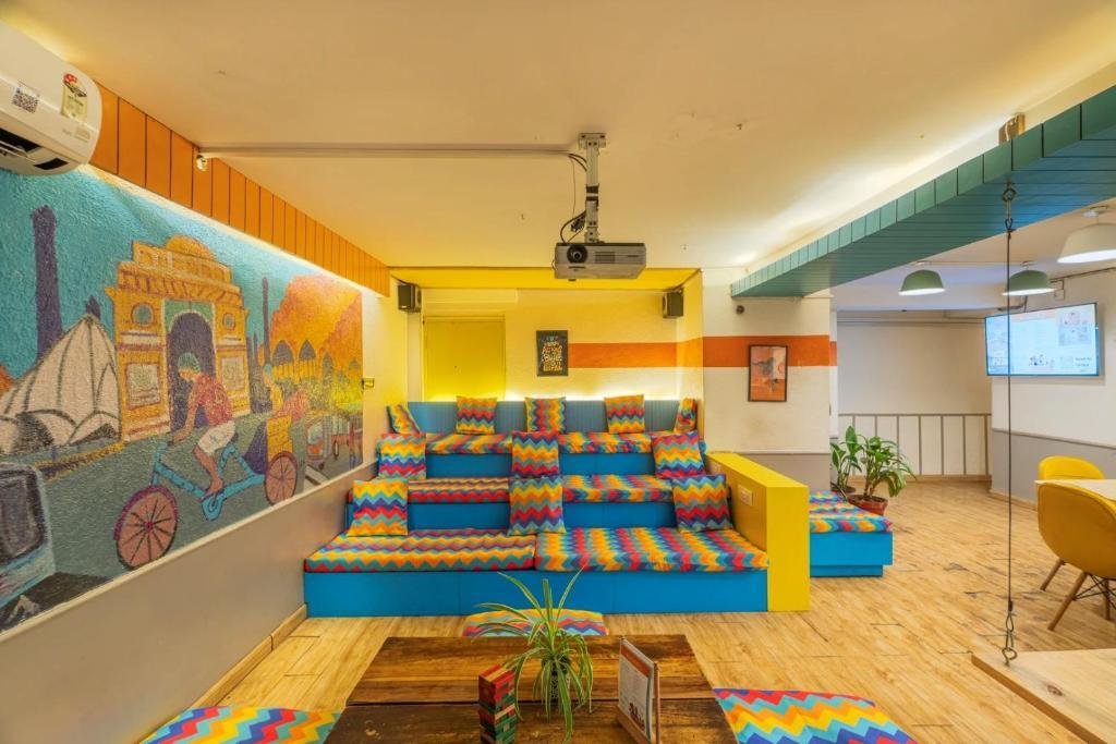 goSTOPS Delhi - Private Rooms & Dorms x Solis Nature