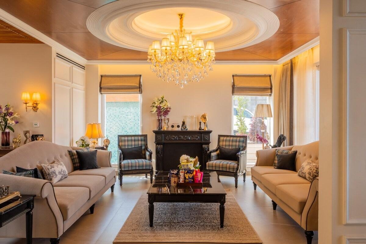 ELIVAAS privé The Royce Daisy 4 bhk x Solis Nature