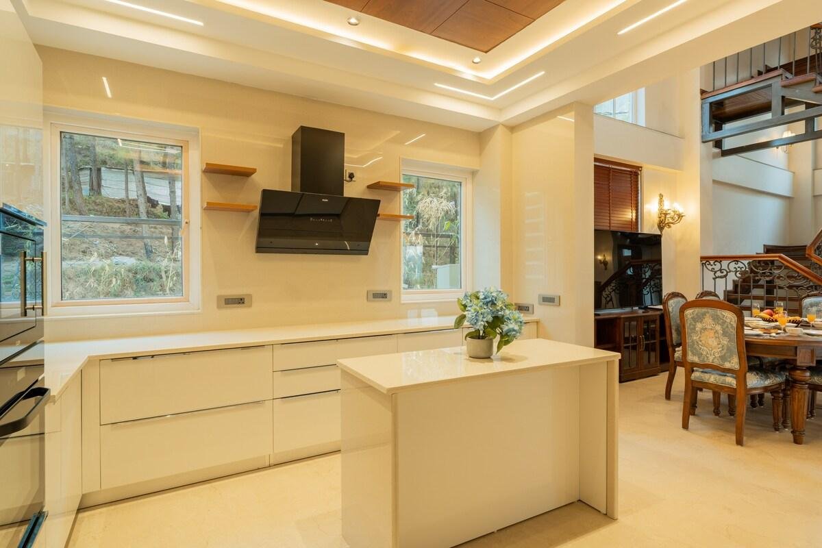 ELIVAAS privé The Royce Rose     4BHK Kasauli x Solis Nature
