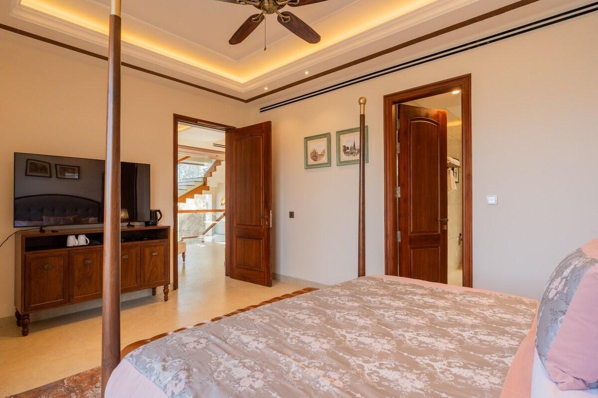 ELIVAAS privé The Royce Rose     4BHK Kasauli x Solis Nature