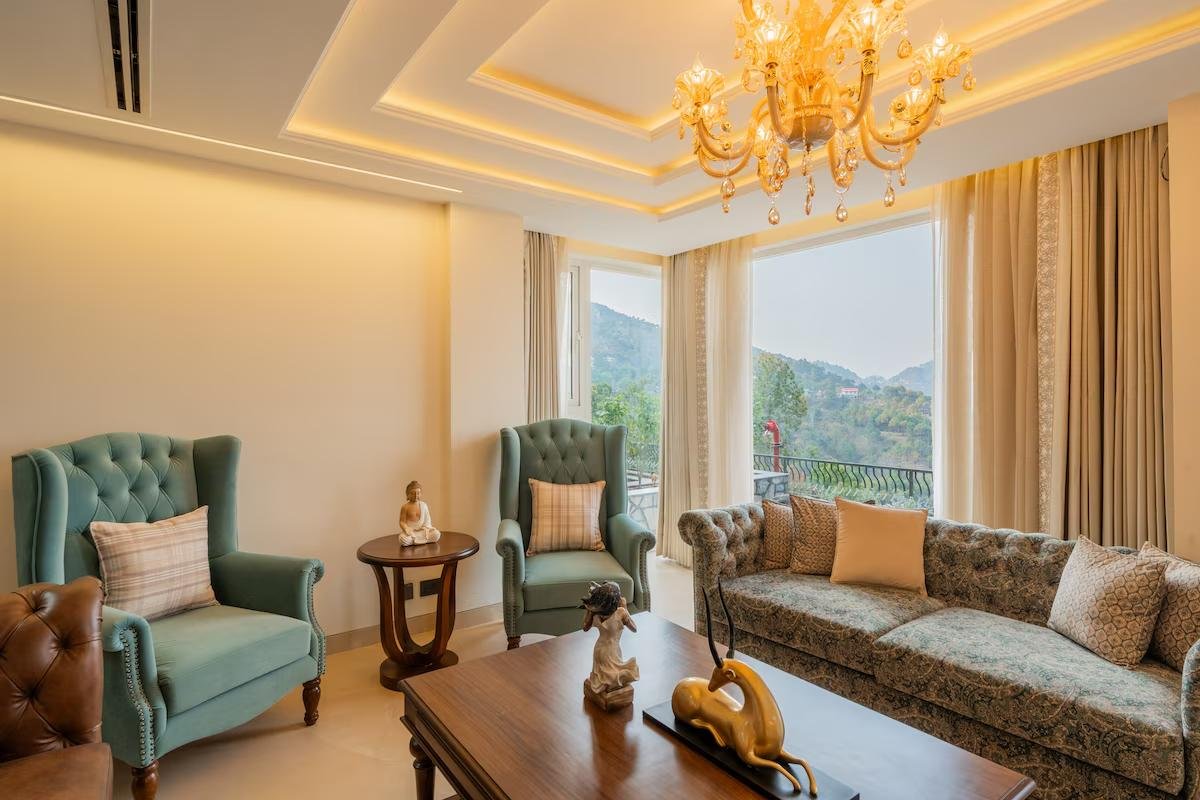 Luxury Heights Getaway Cottage with Terrace Views x Solis Nature