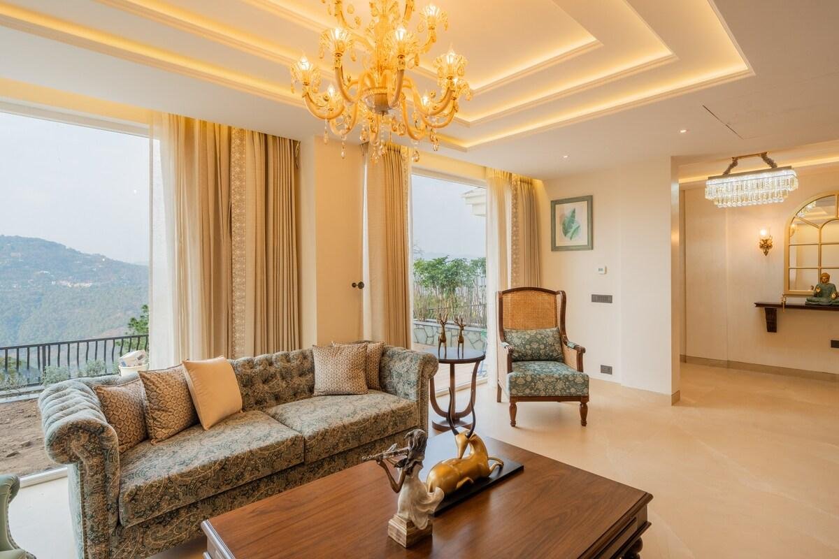 Luxury Heights Getaway Cottage with Terrace Views x Solis Nature