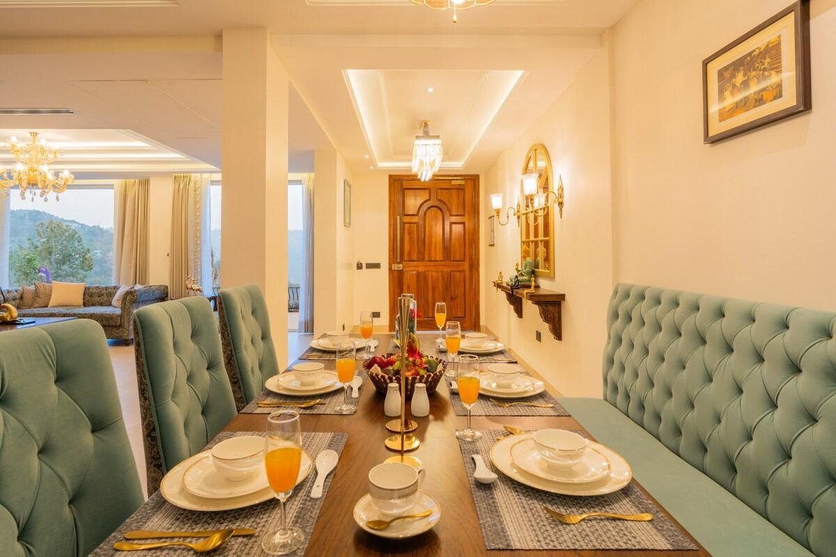 Luxury Heights Getaway Cottage with Terrace Views x Solis Nature