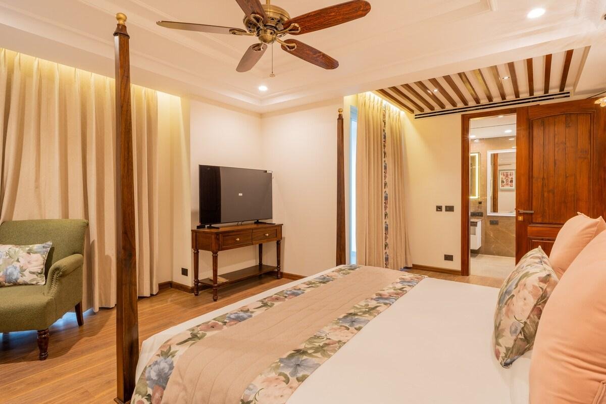 Luxury Heights Getaway Cottage with Terrace Views x Solis Nature