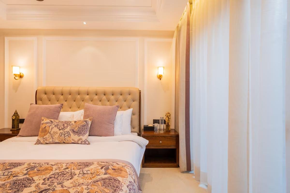 Luxury Heights Getaway Cottage with Terrace Views x Solis Nature