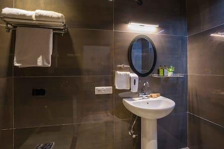 ELIVAAS Zephyr Stoneva Cottage 1 Room x Solis Nature
