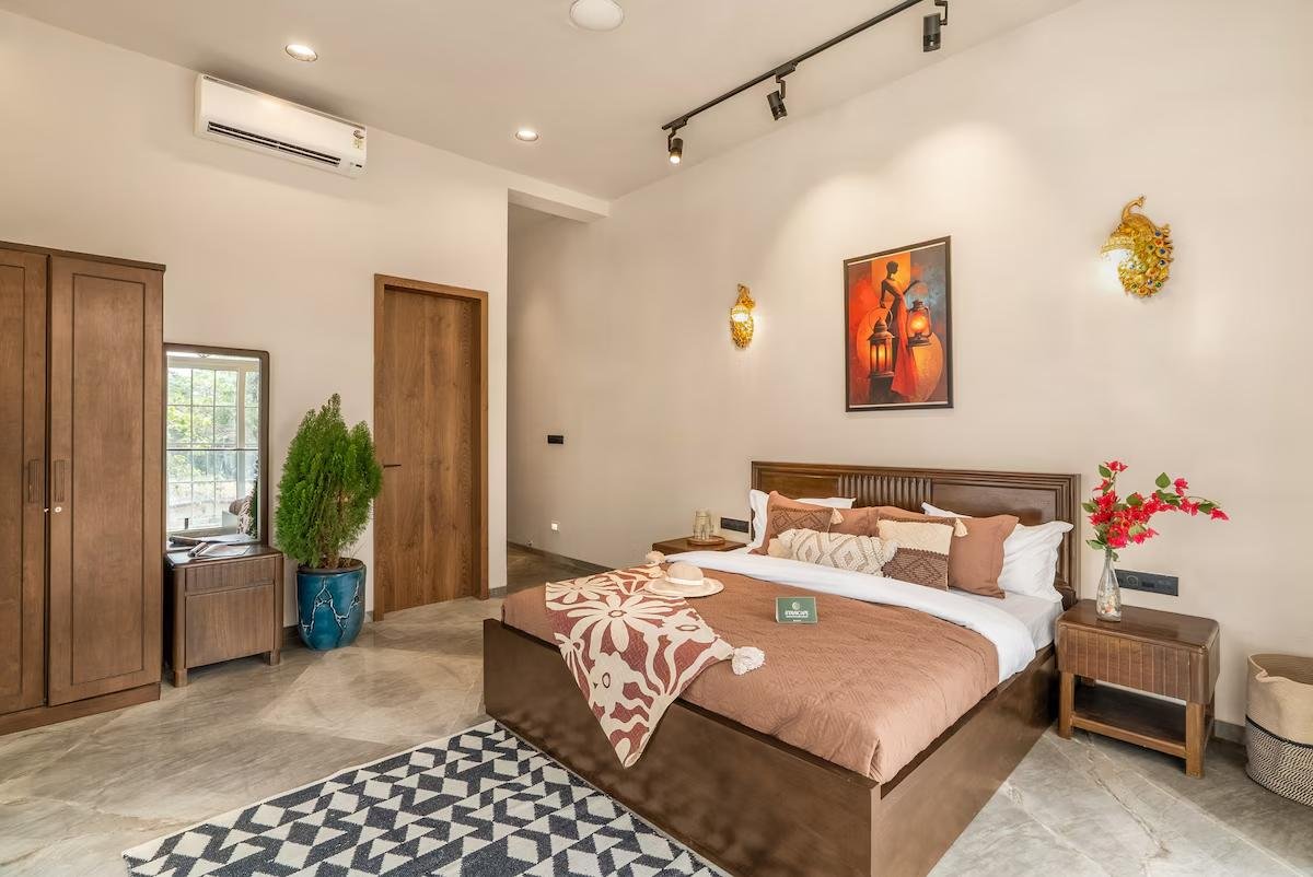 Stayscape- Gulmohar, 5BHK Lonavala, Turf, Big Pool x Solis Nature