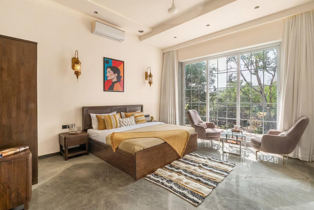 Stayscape- Gulmohar, 5BHK Lonavala, Turf, Big Pool x Solis Nature