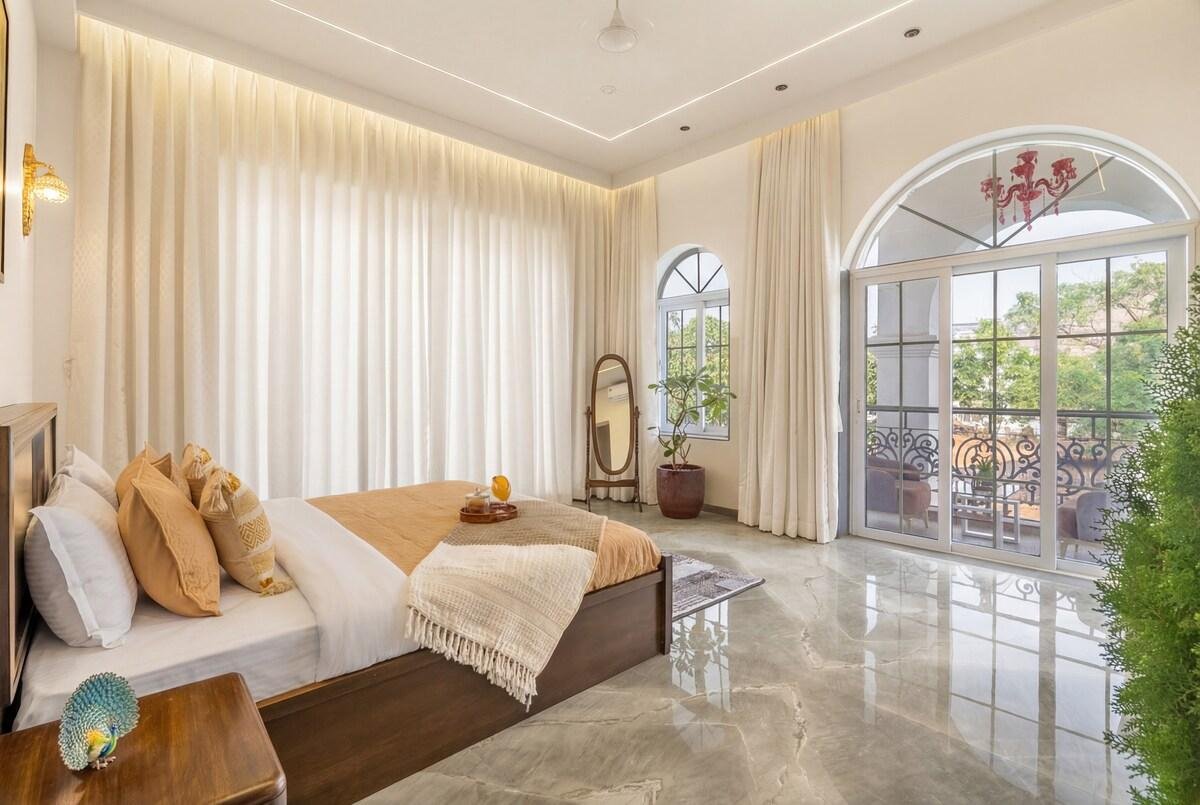 Stayscape- Gulmohar, 5BHK Lonavala, Turf, Big Pool x Solis Nature