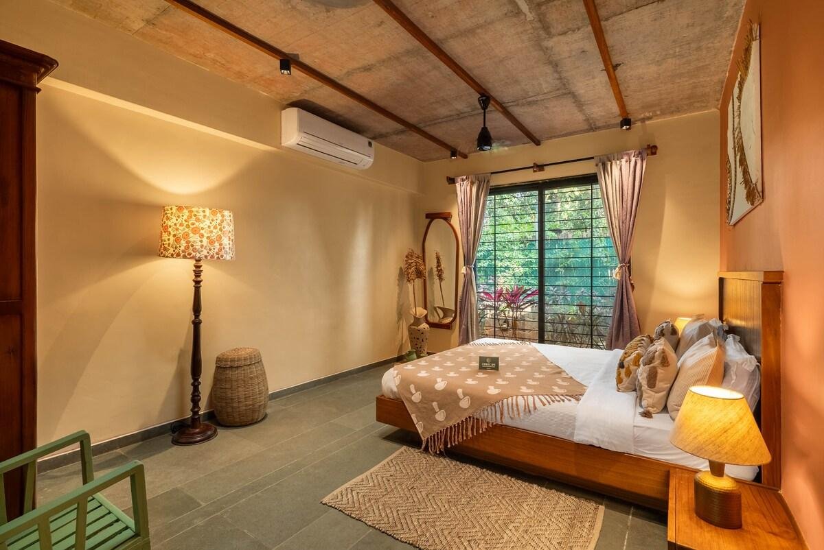 Stayscape- Salt Water, 4BHK Karjat, Pvt Pool, lawn x Solis Nature