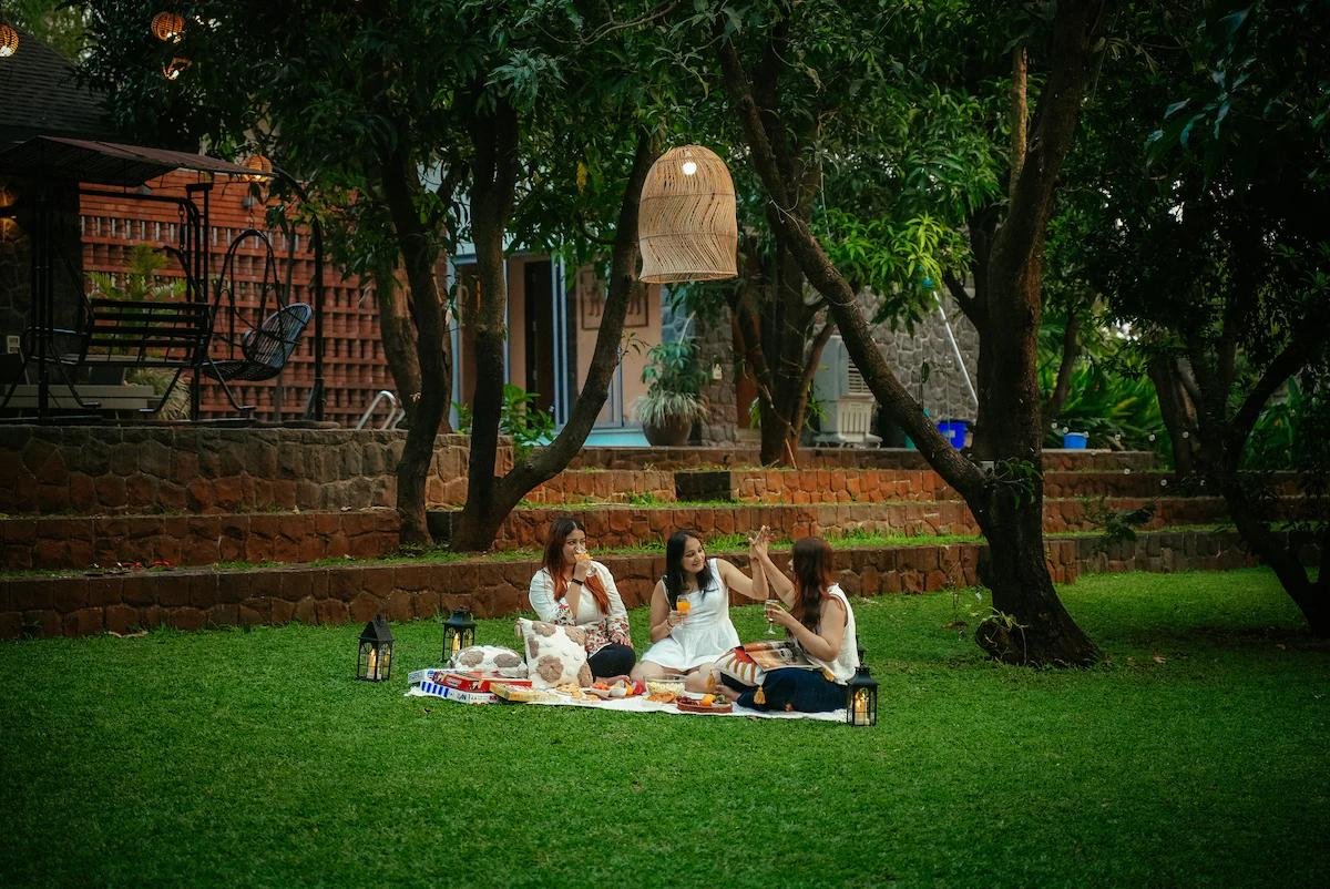 Stayscape- Salt Water, 4BHK Karjat, Pvt Pool, lawn x Solis Nature