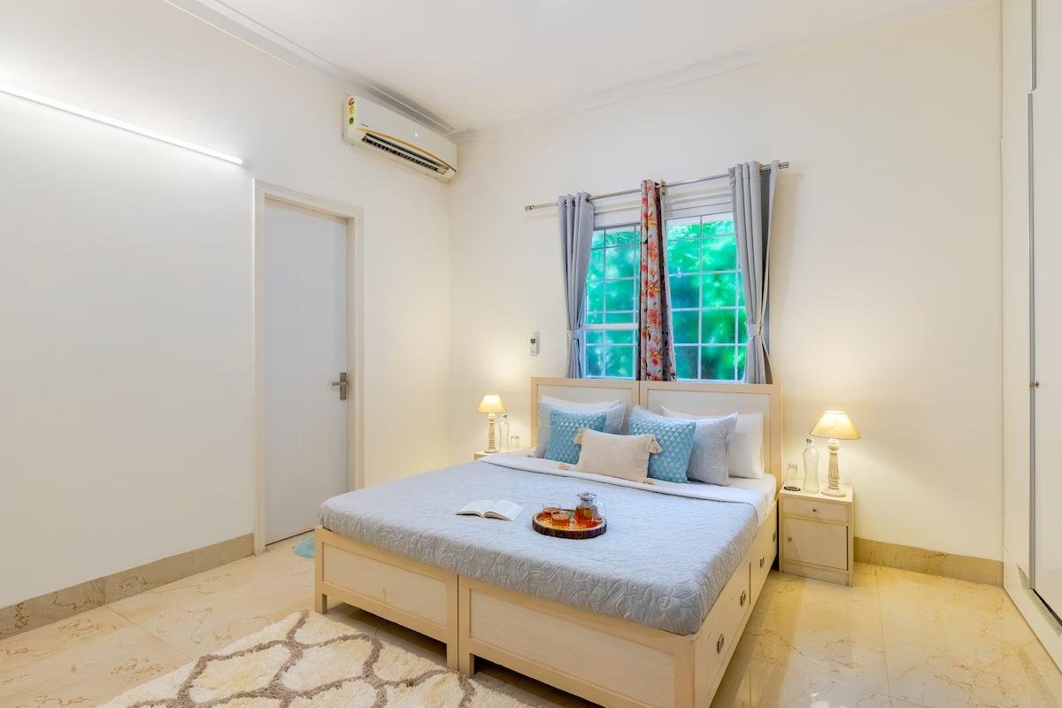Alaya Stays by ELIVAAS Daffodil 3 bhk x Solis Nature
